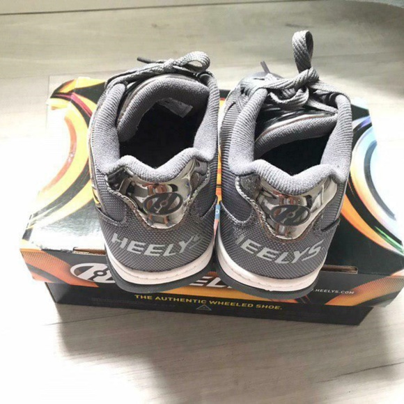 Wheeled Shoes Size Y1 - Picture 3 of 5